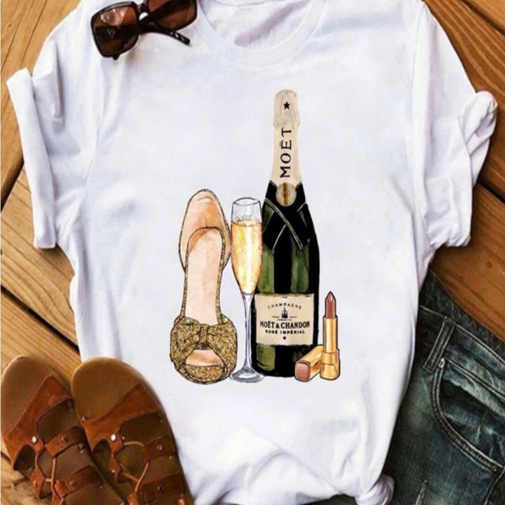 Fabulous Chic Tee with Fashion Graphics
